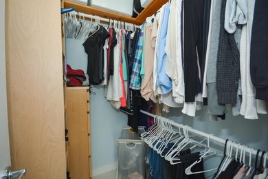 Welcome to this thoughtfully designed two-bedroom, two-bathroom - photo 11
