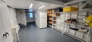 LOCATION, LOCATION, LOCATION! Rare commercial/residential - photo 12