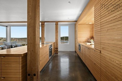 Rarely does a property emerge that so perfectly balances - photo 14