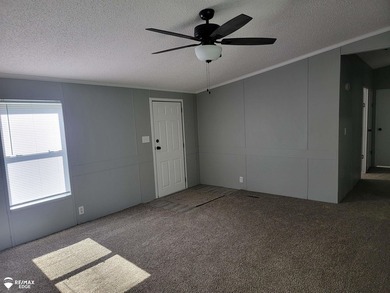This newly renovated ranch home has 3 bedrooms and 2 full baths - photo 14