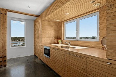 Rarely does a property emerge that so perfectly balances - photo 15