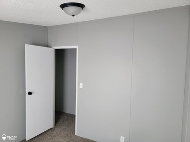 This newly renovated ranch home has 3 bedrooms and 2 full baths - photo 15