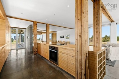 Rarely does a property emerge that so perfectly balances - photo 16