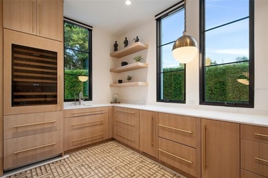 Conveniently situated near the Winter Park Country Club, this - photo 17