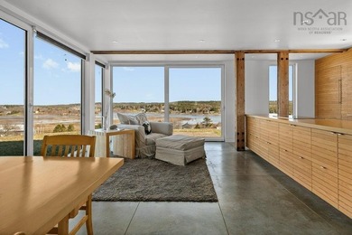 Rarely does a property emerge that so perfectly balances - photo 18