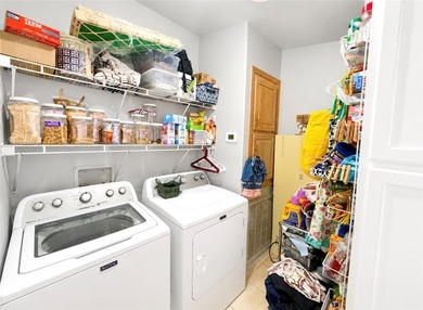 Welcome to this well-maintained and move-in-ready 3-bedroom - photo 19