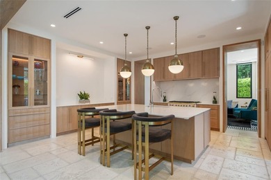 Conveniently situated near the Winter Park Country Club, this - photo 20