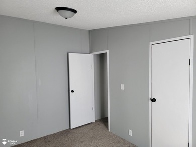 This newly renovated ranch home has 3 bedrooms and 2 full baths - photo 20