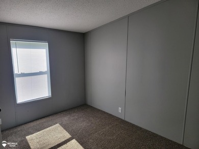 This newly renovated ranch home has 3 bedrooms and 2 full baths - photo 21