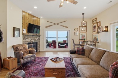 Do you want a beautiful lake home with a sandy beach, on a level - photo 24