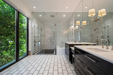 Conveniently situated near the Winter Park Country Club, this - photo 30