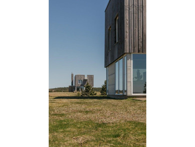 Rarely does a property emerge that so perfectly balances - photo 31