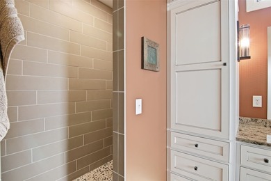 Do you want a beautiful lake home with a sandy beach, on a level - photo 33