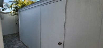 LOCATION, LOCATION, LOCATION! Rare commercial/residential - photo 38