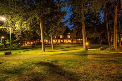 'Tojenka' is a rare Big Moose Lake estate offering an - photo 8