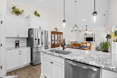 Welcome to this spacious and inviting like-new ranch style home - photo 12