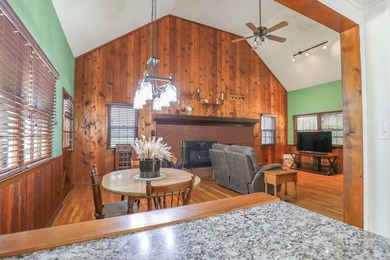 Looking for space, privacy, and room to spread out? This 3 - photo 13