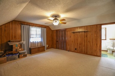 Looking for space, privacy, and room to spread out? This 3 - photo 18