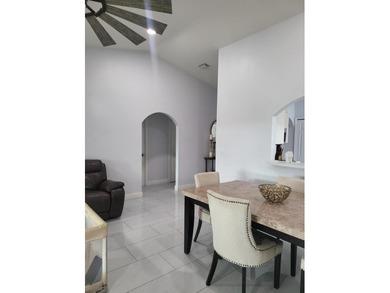 CBS home 3/2 located on a large corner lot! Split floor plan - photo 10