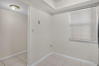 Welcome to this impeccably maintained 2 bedroom, 2 bathroom - photo 20