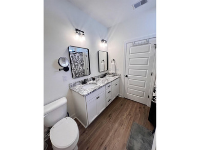 Welcome to this spacious and inviting like-new ranch style home - photo 21