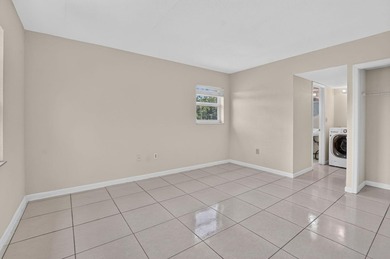 Welcome to this impeccably maintained 2 bedroom, 2 bathroom - photo 21