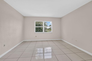 Welcome to this impeccably maintained 2 bedroom, 2 bathroom - photo 23