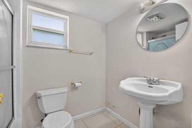 Welcome to this impeccably maintained 2 bedroom, 2 bathroom - photo 29