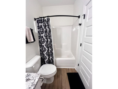 Welcome to this spacious and inviting like-new ranch style home - photo 34