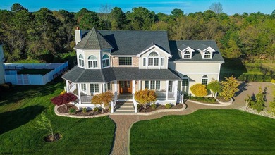 - Luxury custom Victorian-style home on a quiet cul-de-sac in - photo 1