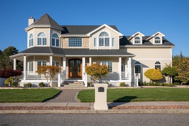 - Luxury custom Victorian-style home on a quiet cul-de-sac in - photo 2