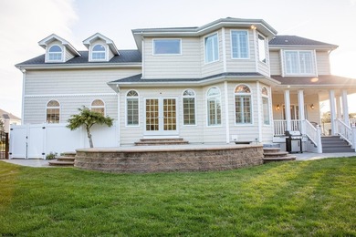 - Luxury custom Victorian-style home on a quiet cul-de-sac in - photo 10