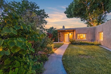 Experience comfort and style in this spacious, beautifully kept - photo 1