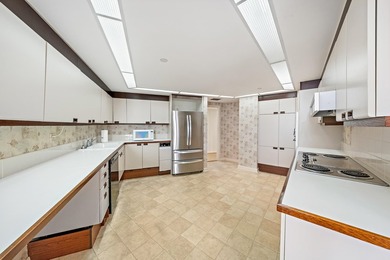Unlock the potential in this spacious 2-bedroom residence at - photo 14