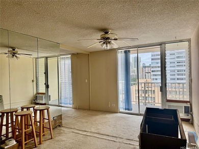 INVESTOR & FLIPPER SPECIAL IN THE HEART OF WAIKIKI! Rare - photo 2