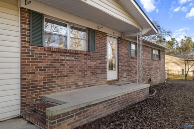 Welcome home to easy, one-level living in a location you'll love - photo 2