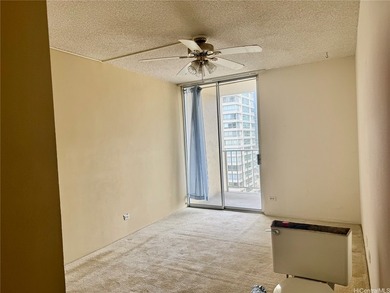 INVESTOR & FLIPPER SPECIAL IN THE HEART OF WAIKIKI! Rare - photo 5