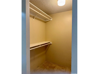 INVESTOR & FLIPPER SPECIAL IN THE HEART OF WAIKIKI! Rare - photo 6