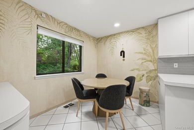 Welcome to 6 Wimbledon Drive, a bright and spacious corner - photo 8