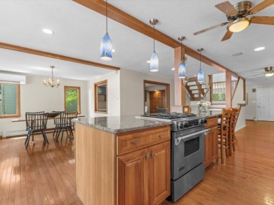 Custom-built Lakefront Home with Direct Lake Access - photo 10