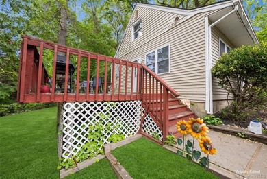 Welcome to your own private treetop retreat in the heart of - photo 2