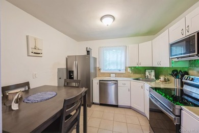 Welcome to your own private treetop retreat in the heart of - photo 6