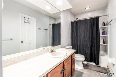 Welcome to this well-maintained and move-in ready condominium - photo 19