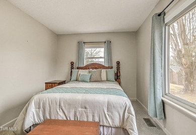 SELLER OFFERING UP TO $5,000 towards Buyer's closing costs with - photo 21