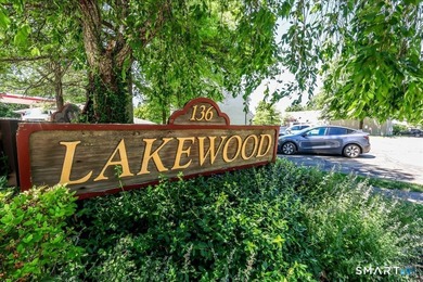 Welcome to this well-maintained and move-in ready condominium - photo 26