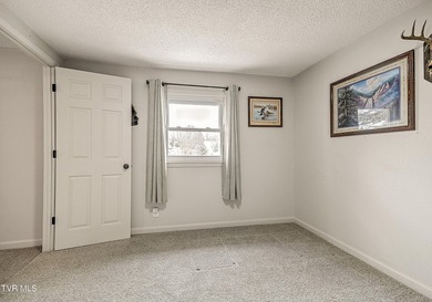 SELLER OFFERING UP TO $5,000 towards Buyer's closing costs with - photo 27