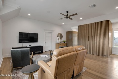 Walk into a huge amount of equity! This custom-built estate - photo 31