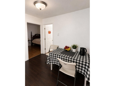 Great investment opportunity in the heart of Flushing. This - photo 4