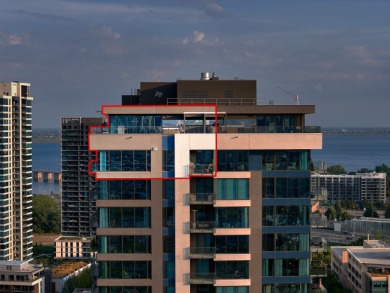 Lake Condo For Sale in Montréal (Verdun/Île-Des-Soeurs), 