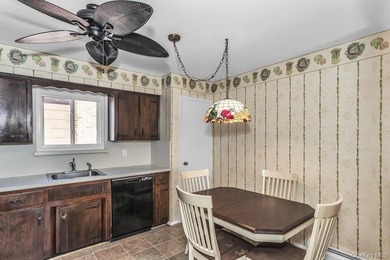 Unpack and enjoy your summer in this well-maintained In-line - photo 11